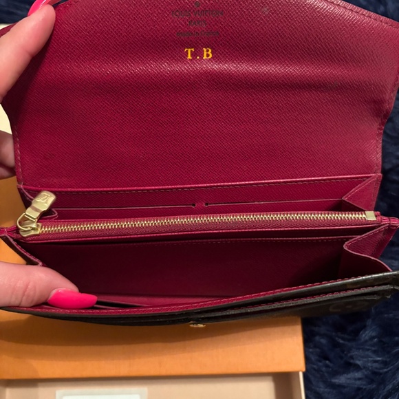 Louis Vuitton Monogram Sarah Wallet - Picture 6 of 8